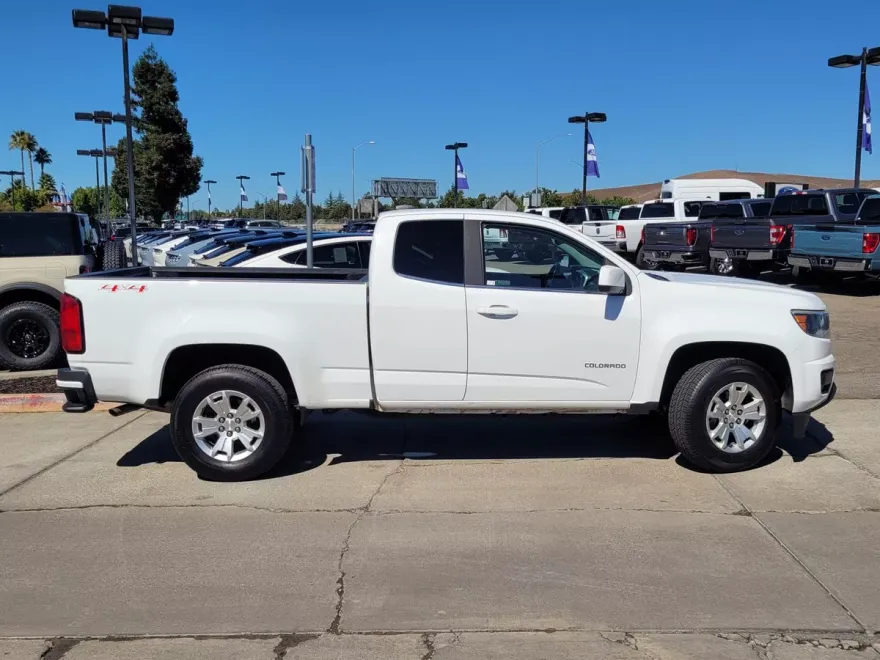 2020 Chevrolet Silverado 1500 LT photo 1