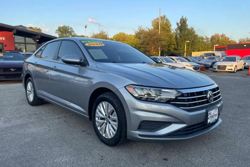 2020 Volkswagen Jetta S R-Line photo 1