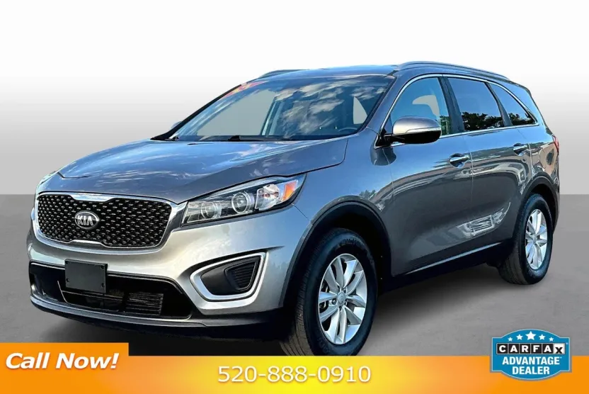 2017 Kia Sorento LX photo 1