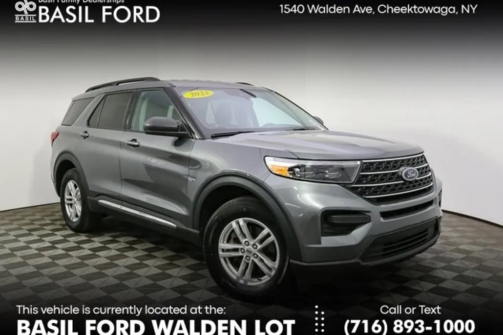 2022 Ford Explorer XLT photo 1