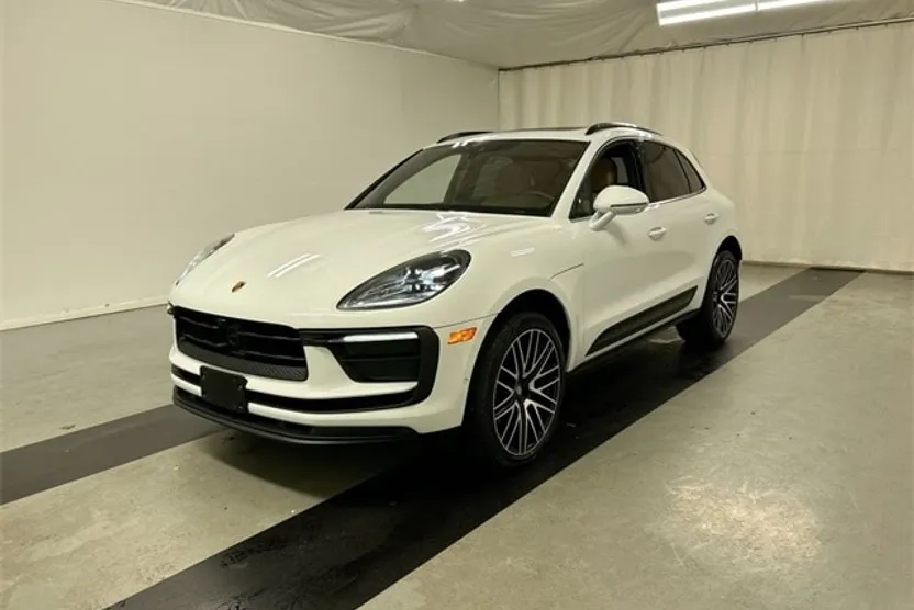 2024 Porsche Macan Base photo 1