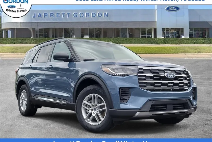 2025 Ford Explorer photo 1