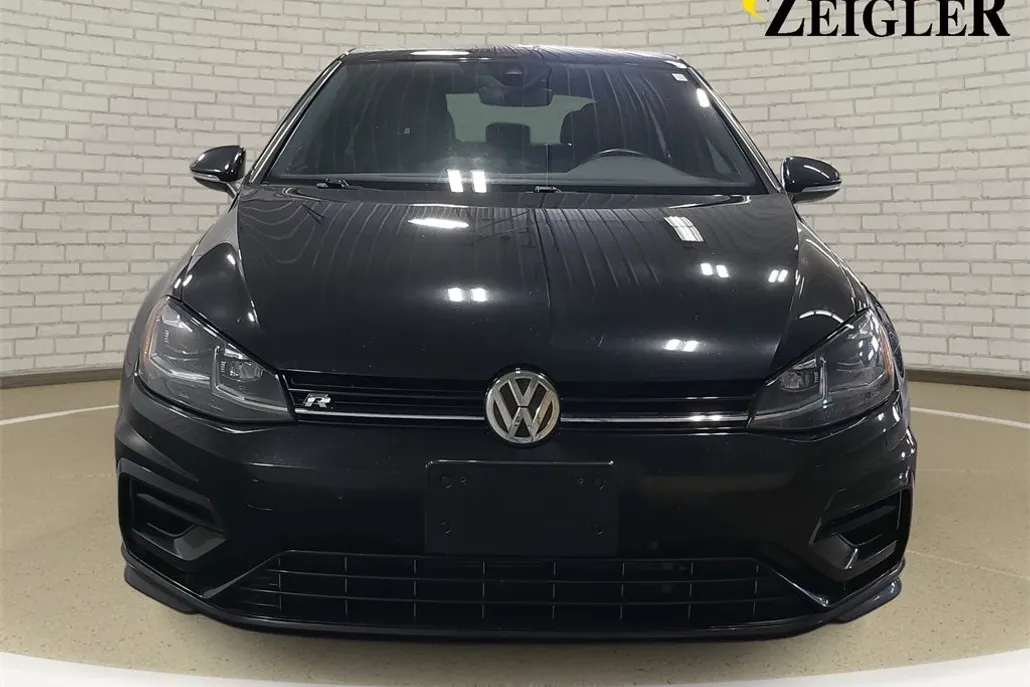 2018 Volkswagen Golf R 4Motion photo 1