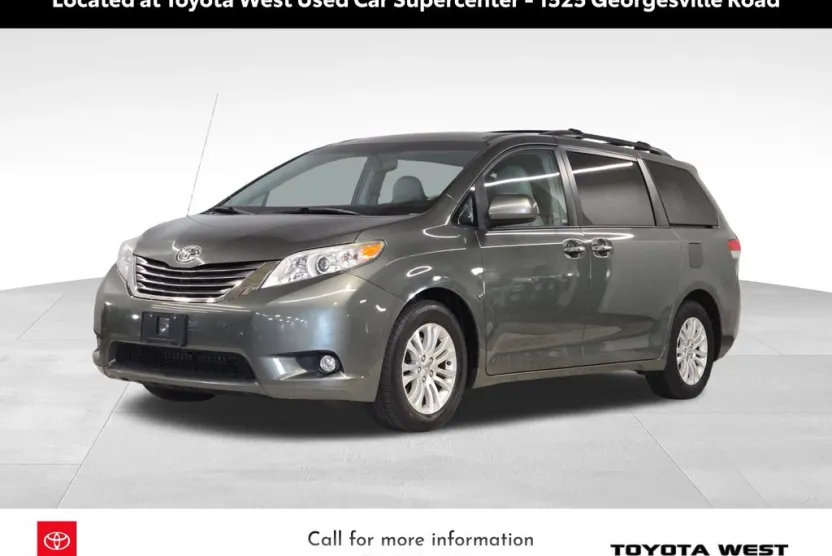2014 Toyota Sienna XLE photo 1