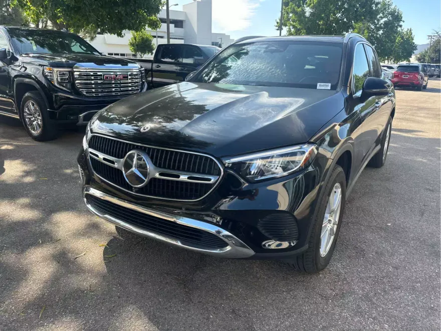 2023 Mercedes Benz GLC 300 4MATIC photo 1