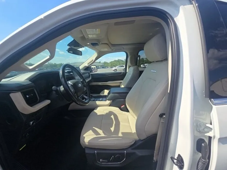 2022 Ford Expedition Platinum photo 1
