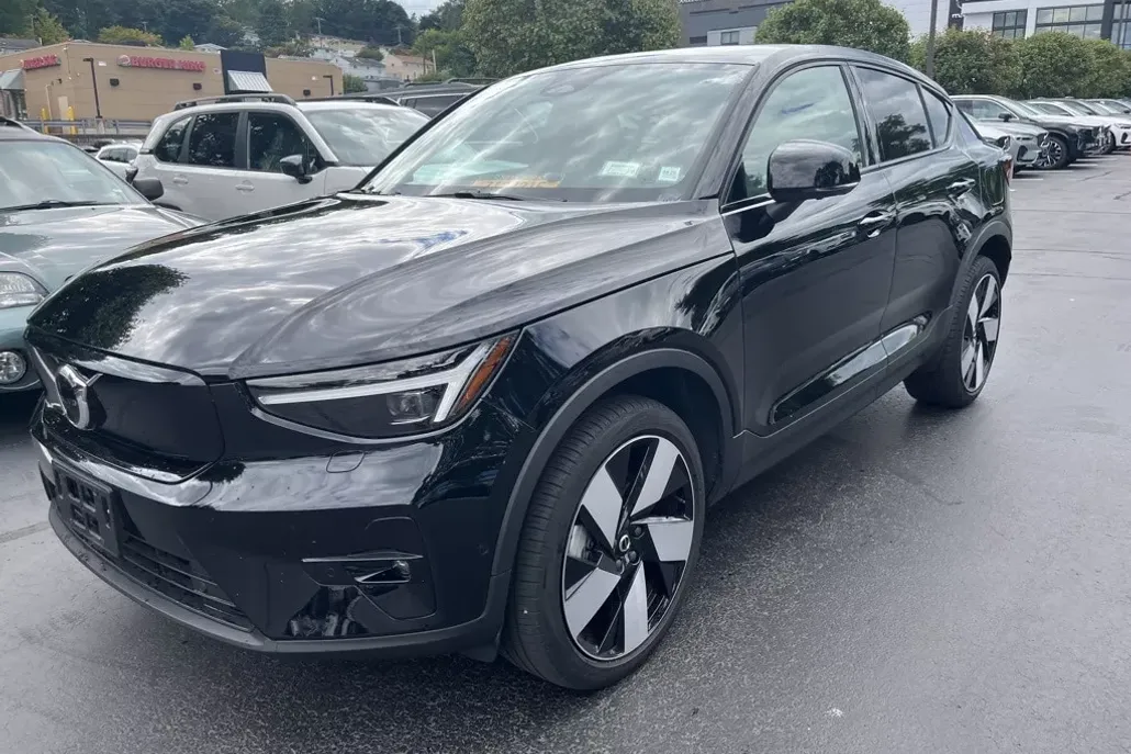 2023 Volvo C40 Recharge Ultimate photo 1