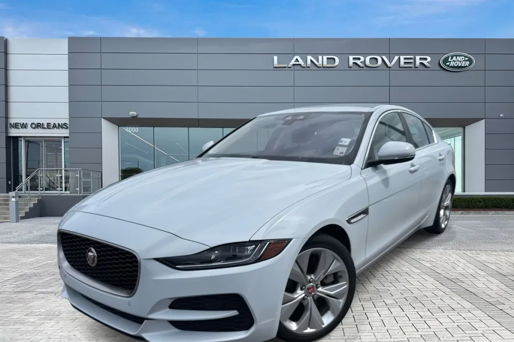 2020 Jaguar XE S photo 1