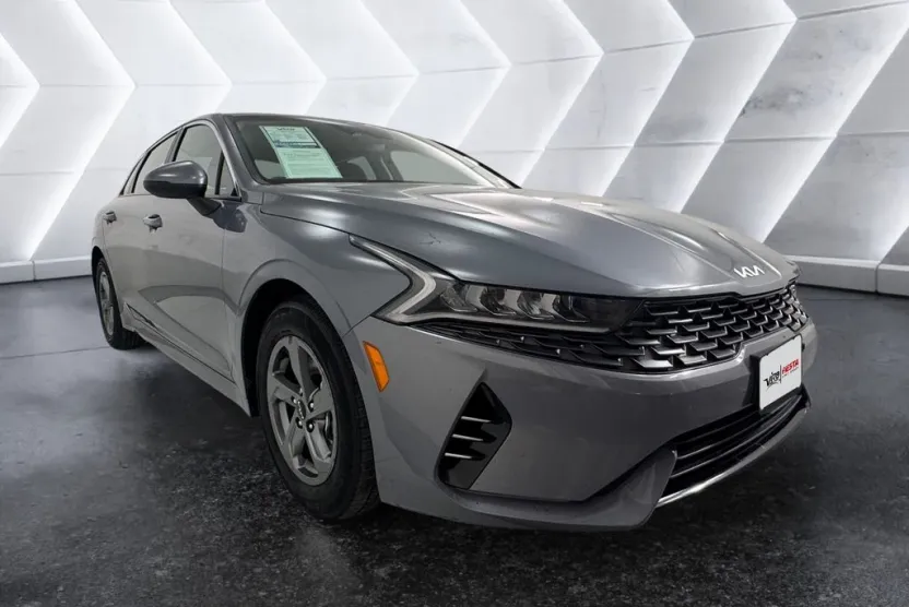 2023 Kia K5 LXS photo 1