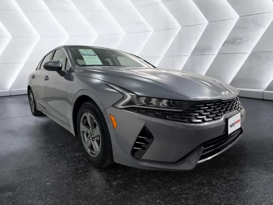2023 Kia K5 LXS photo 1