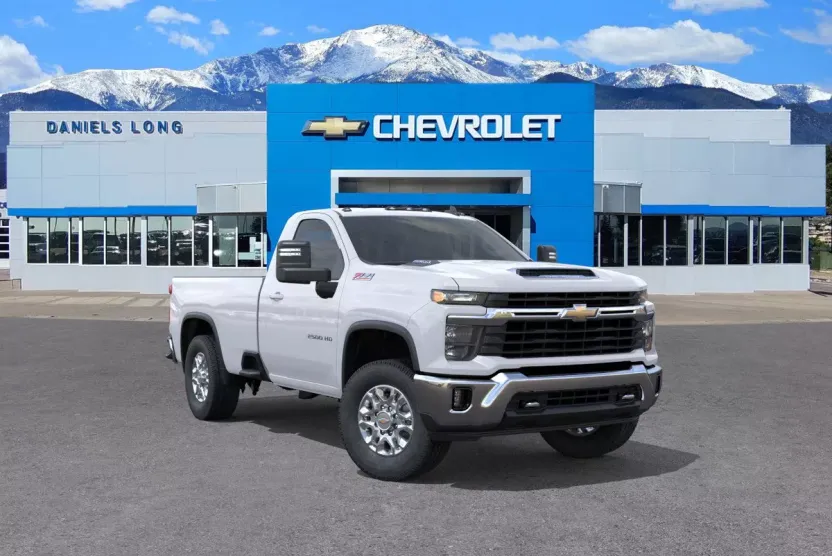 2025 Chevrolet Silverado 2500HD LT photo 1