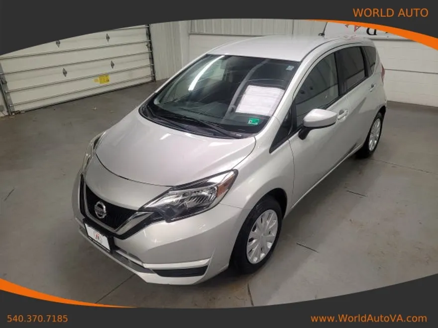 2017 Nissan Versa Note SV photo 1