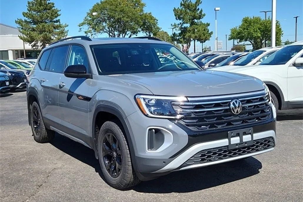 2026 Volkswagen Atlas Peak Edition SE photo 1