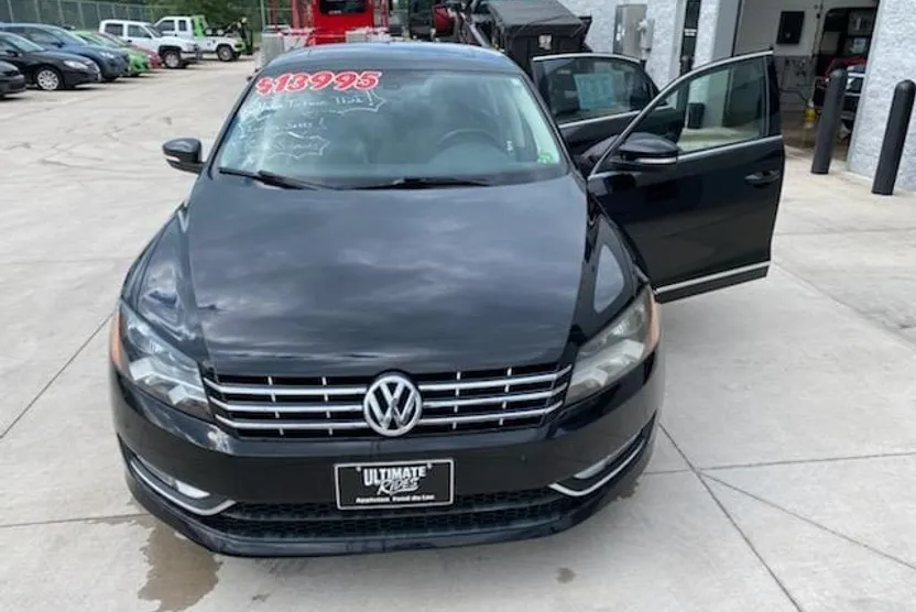 2013 Volkswagen Passat SE Premium photo 1