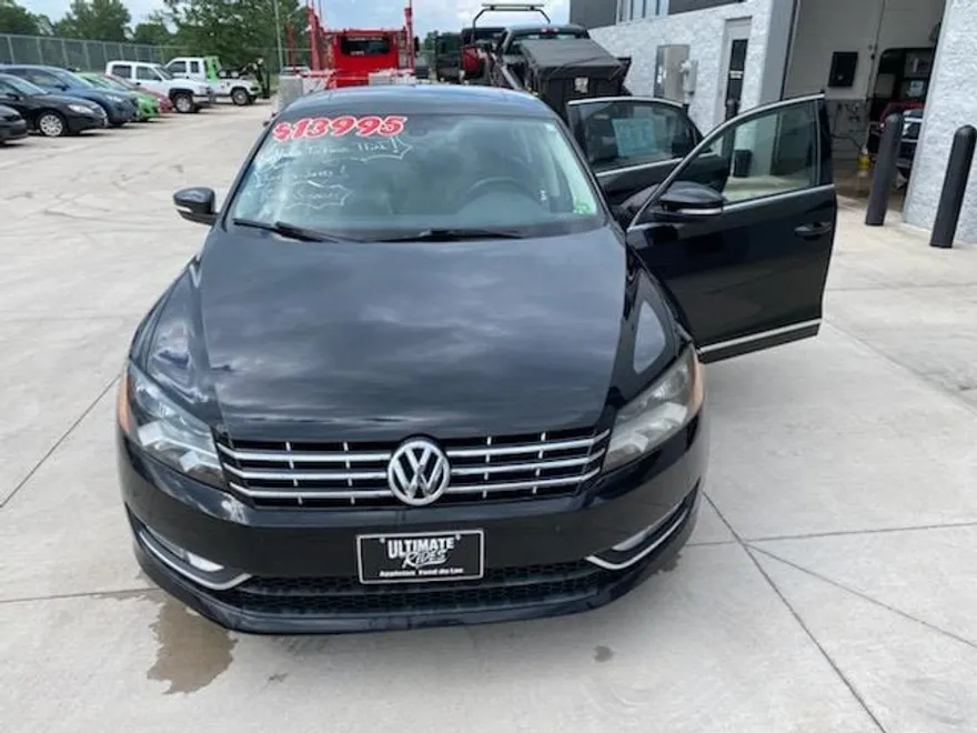 2013 Volkswagen Passat SE Premium photo 1
