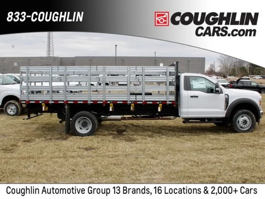 2024 Ford F-600 photo 1