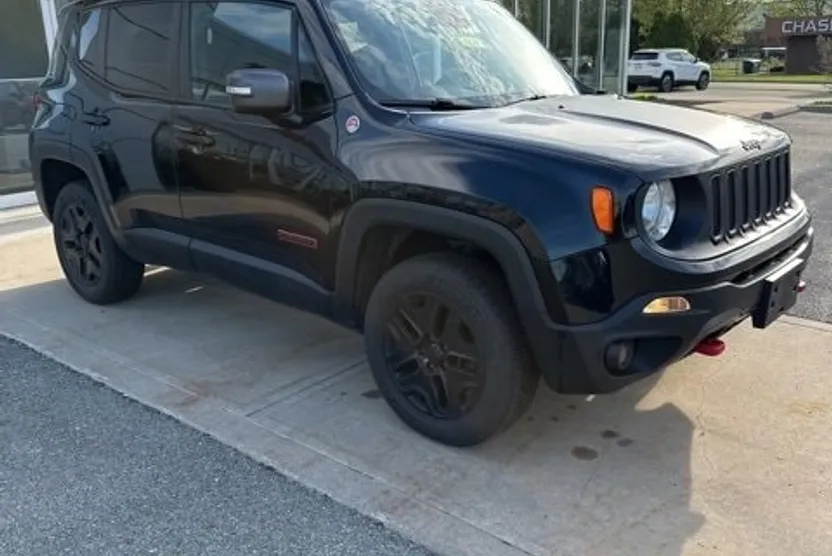 2018 Jeep Renegade Trailhawk photo 1