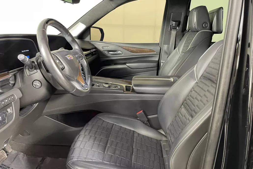 2022 Cadillac Escalade Sport Platinum photo 1