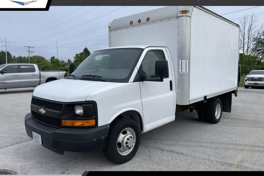 2008 Chevrolet Express Cutaway 3500 photo 1