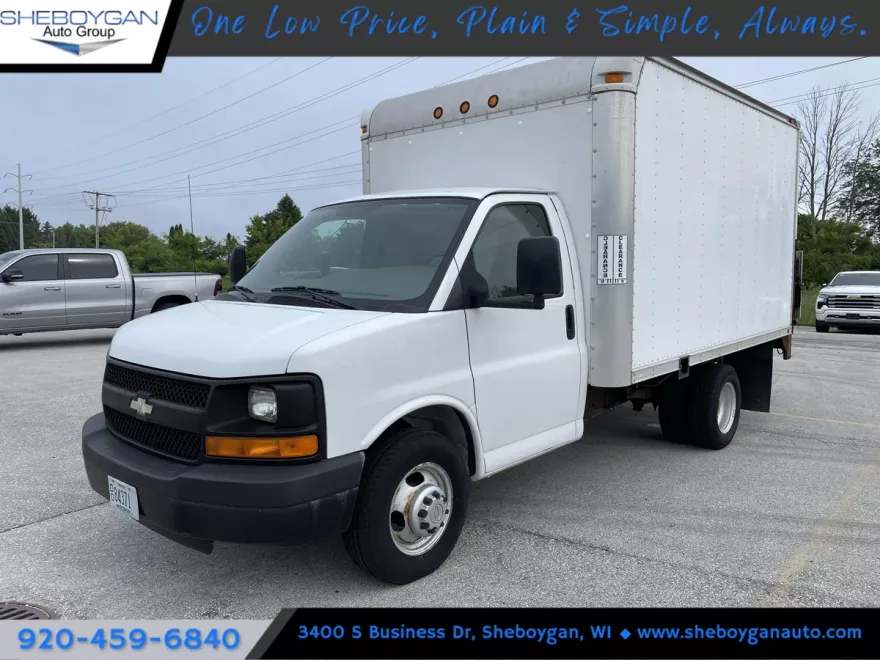 2008 Chevrolet Express Cutaway 3500 photo 1