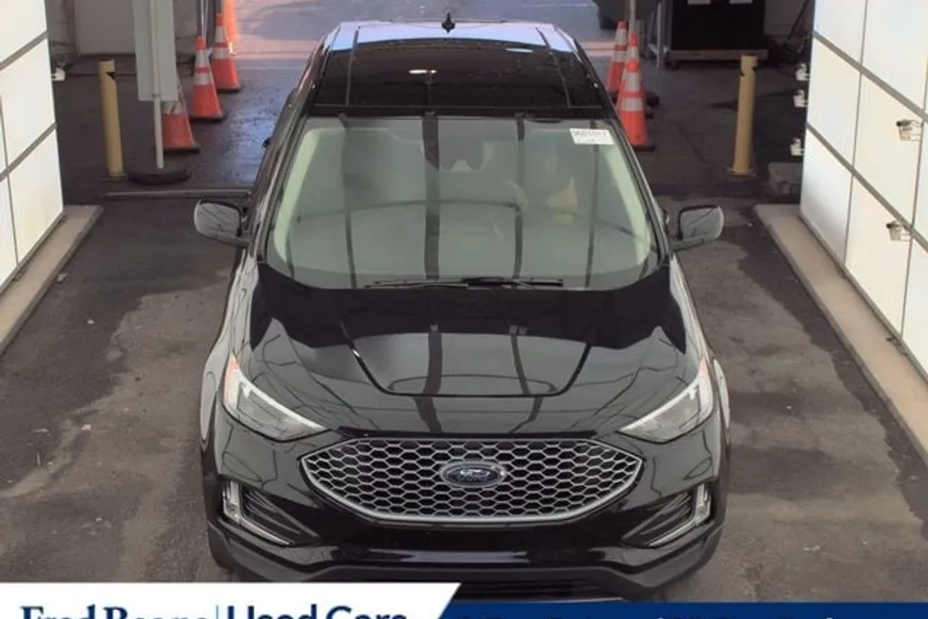 2024 Ford Edge SEL photo 1