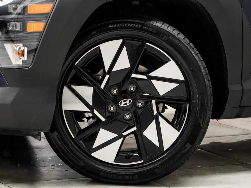 2024 Hyundai Kona SEL photo 1