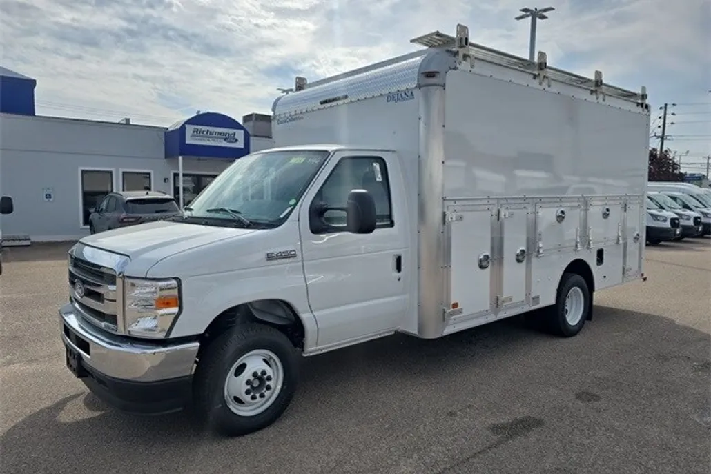 2026 Ford E-450 photo 1