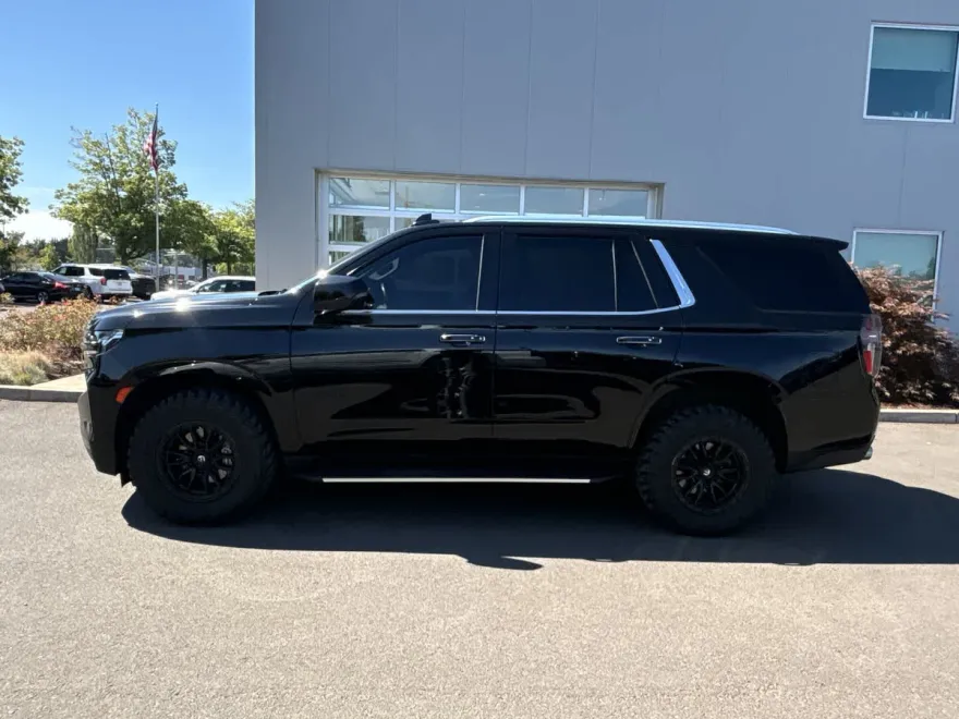 2022 Chevrolet Tahoe Premier photo 1