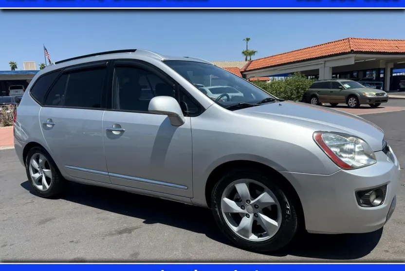 2007 Kia Rondo EX photo 1