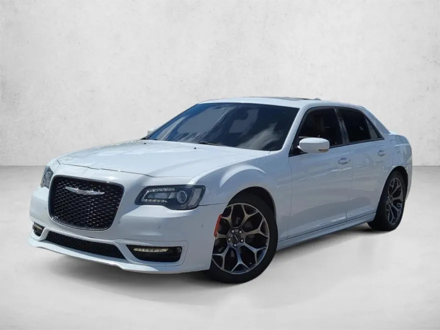 2018 Chrysler 300 photo 1