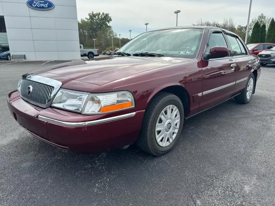 2004 Mercury Grand Marquis GS photo 1