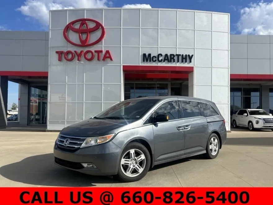 2011 Honda Odyssey Touring photo 1