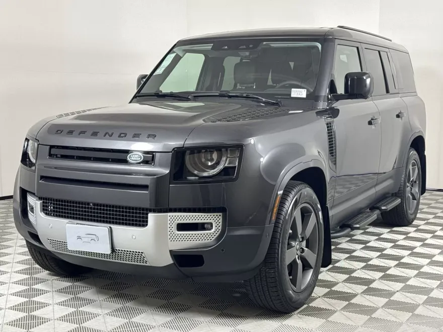 2025 Land Rover Defender 130 S photo 1