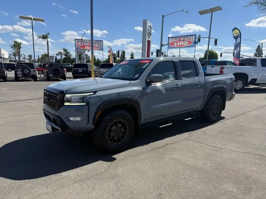 2023 Nissan Frontier Crew Cab PRO-4X photo 1