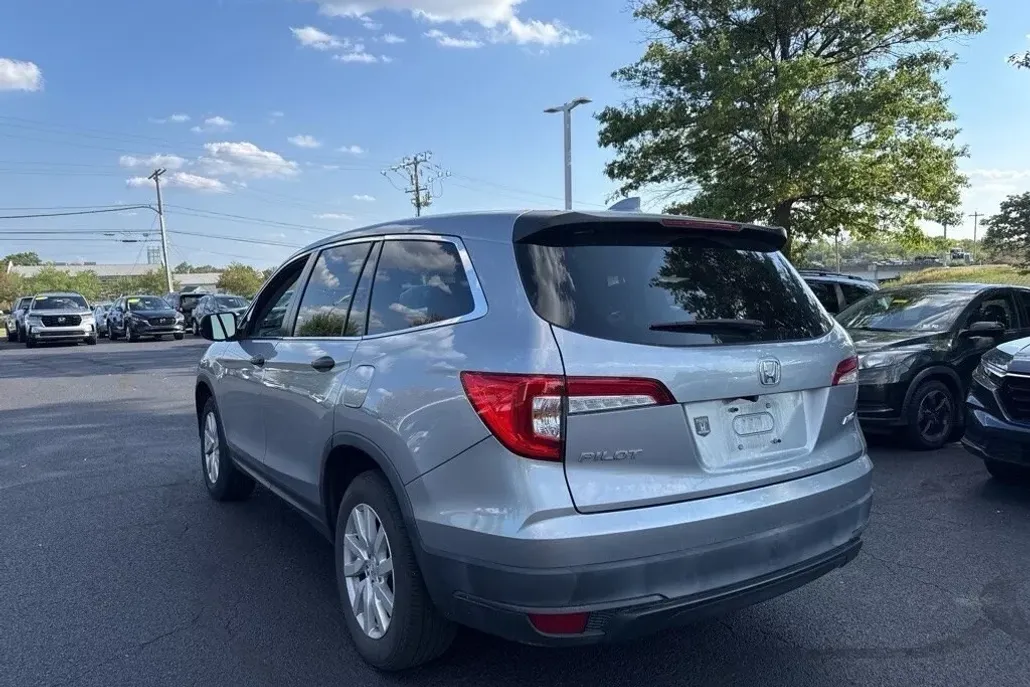 2019 Honda Pilot LX photo 1
