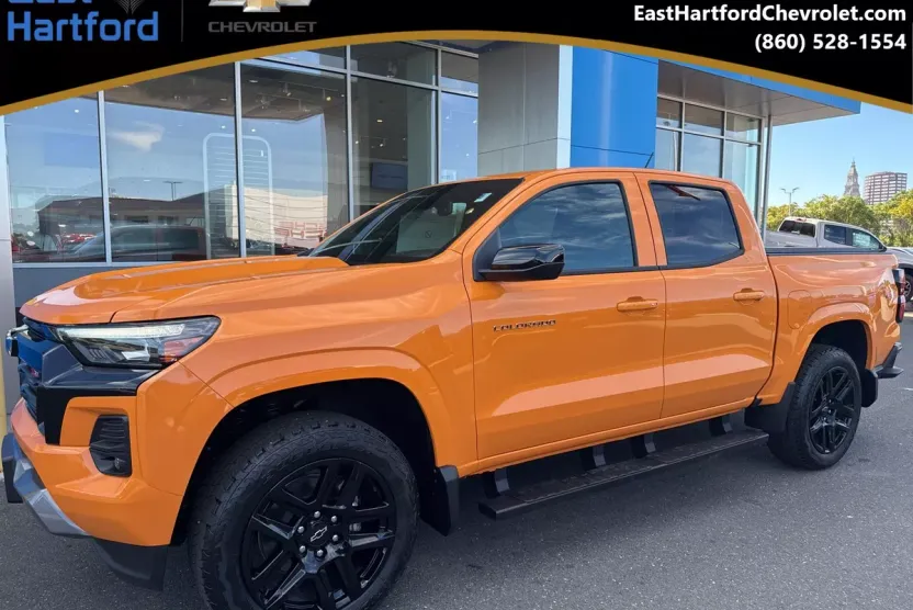 2025 Chevrolet Colorado Z71 photo 1