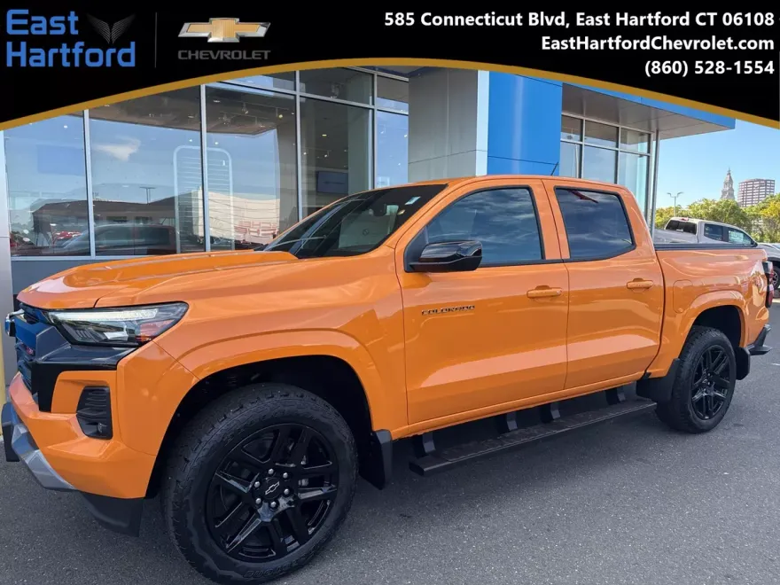 2025 Chevrolet Colorado Z71 photo 1