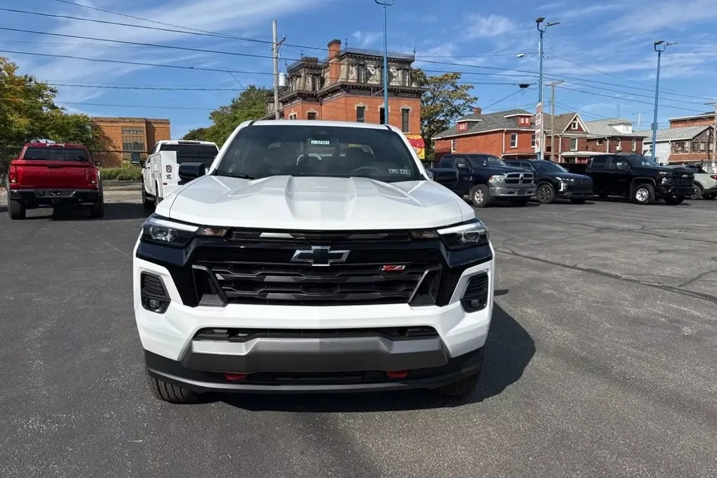 2026 Chevrolet Colorado Z71 photo 1