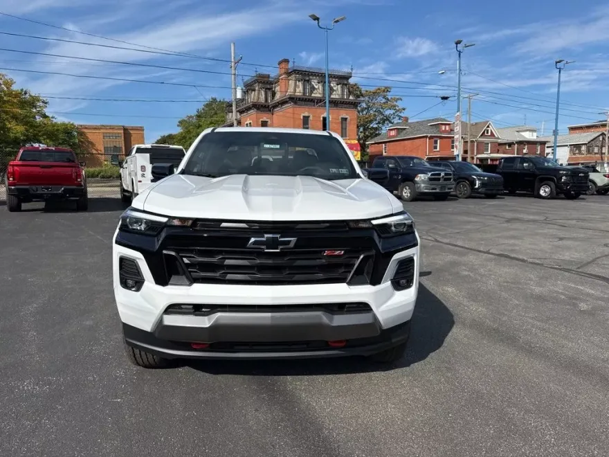 2026 Chevrolet Colorado Z71 photo 1