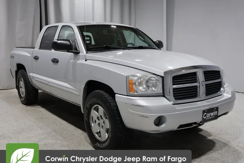 2005 Dodge Dakota SLT photo 1