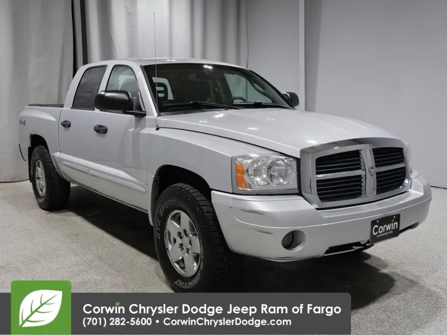 2005 Dodge Dakota SLT photo 1