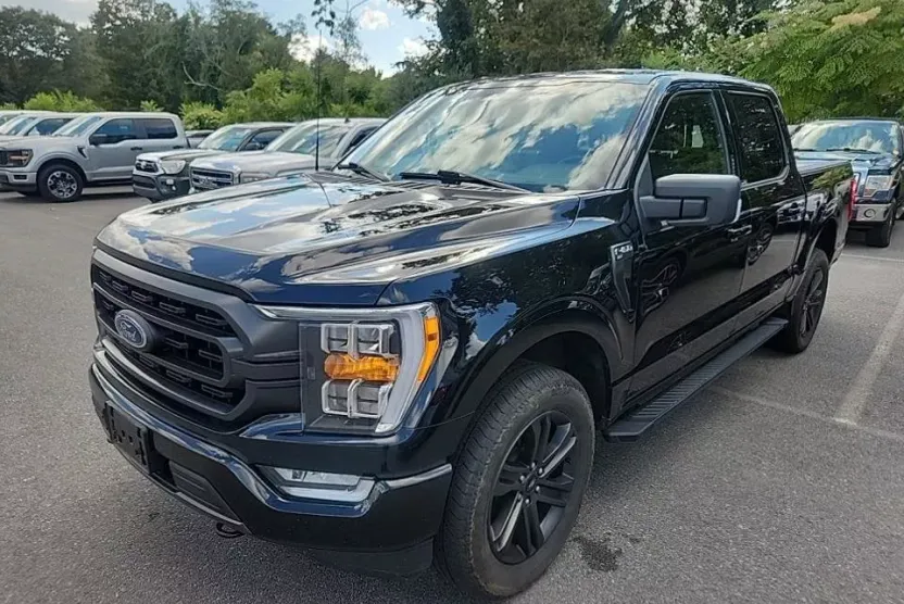 2022 Ford F-150 XLT FX4 photo 1