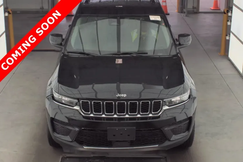 2023 Jeep Grand Cherokee Laredo photo 1