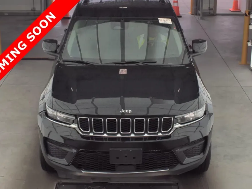 2023 Jeep Grand Cherokee Laredo photo 1
