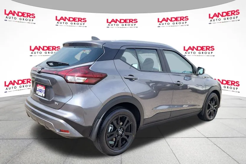 2024 Nissan Kicks SV photo 1