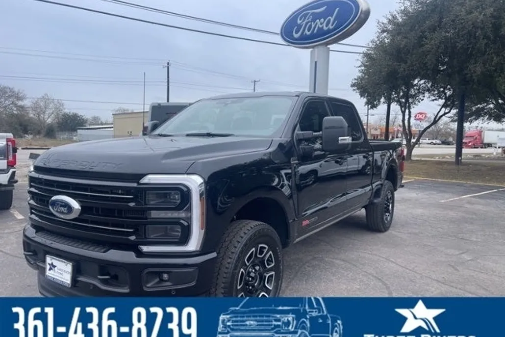 2025 Ford F-250 Platinum photo 1