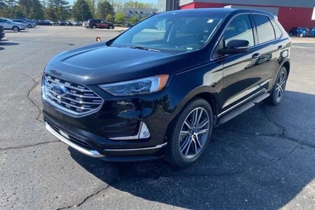 2019 Ford Edge Titanium photo 1