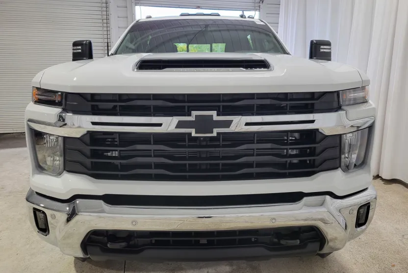 2025 Chevrolet Silverado 2500HD LT photo 1