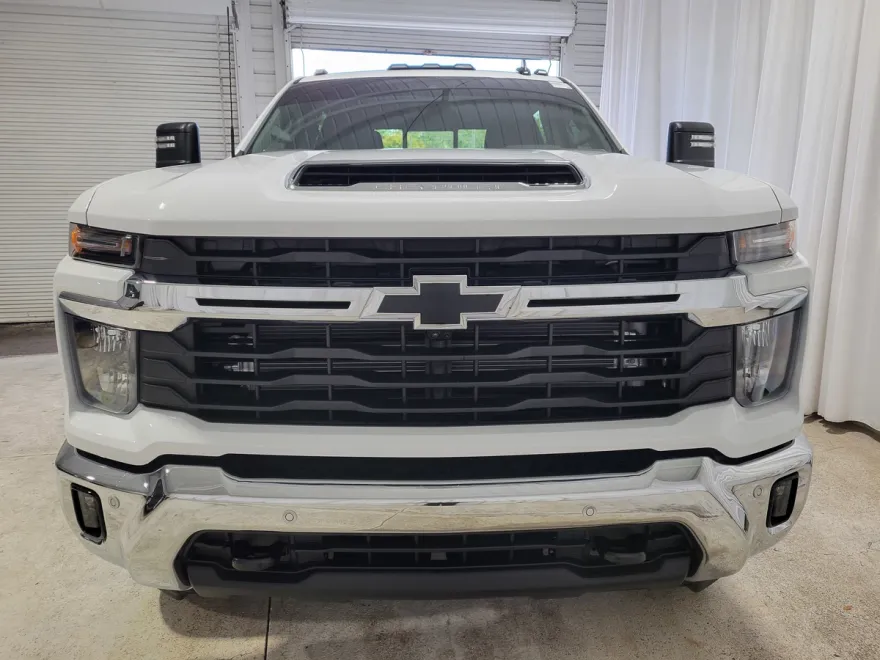 2025 Chevrolet Silverado 2500HD LT photo 1