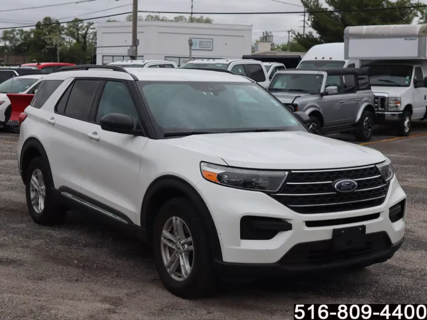 2022 Ford Explorer XLT photo 1